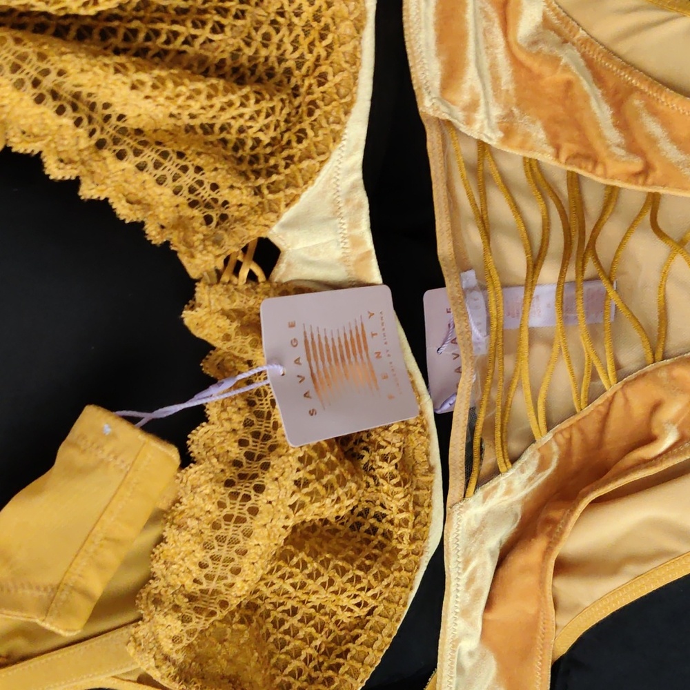 Savage x velour set bra and panties